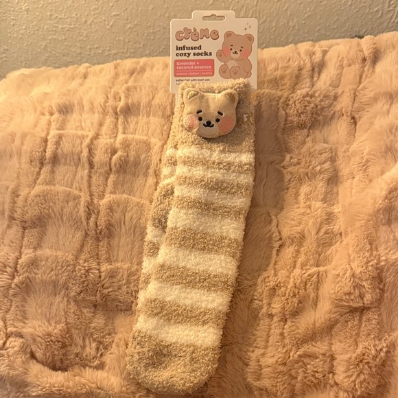 The Creme Shop Accessories - Creme Shop infused Cozy Socks lavender + coconut essence